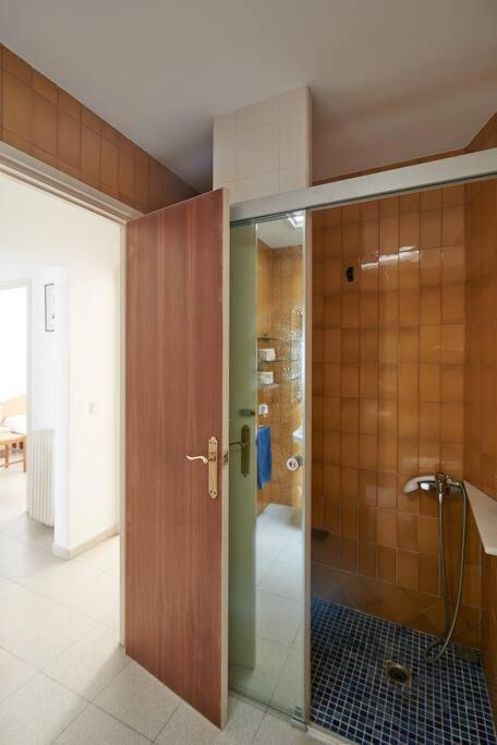 Casa Enric - *